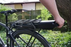 E-Bike Vision - EBV Batterie De Porte-bagages Compatible Bosch Active (Plus) / Performance (CX) 36 V -Pas Cher Le Vélo Branché Magasin Bosch AP GT beim Einschieben 1024x685 3840x2160