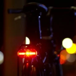 B&M Busch & Müller - Toplight Flat S - Feu Arrière Pour Vélo électrique 321/5ASDC0211 - 321/8ASDC0211 -Pas Cher Le Vélo Branché Magasin busch muller toplight flat s feu arriere pour velo electrique e 1422uxzYMEIytVJv5 3840x2160