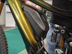 Giant - Batterie Additionnelle EnergyPak Plus 250 Wh -Pas Cher Le Vélo Branché Magasin giant energypak plus range extender 250 wh port de charge 3840x2160