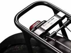 Lupine - Feu Arrière C14 G Pour Vélo électrique (montage Sur Porte-bagages Arrière) -Pas Cher Le Vélo Branché Magasin lupine feu arriere c14 g pour vae montage porte bagages arriere detail 2 3840x2160