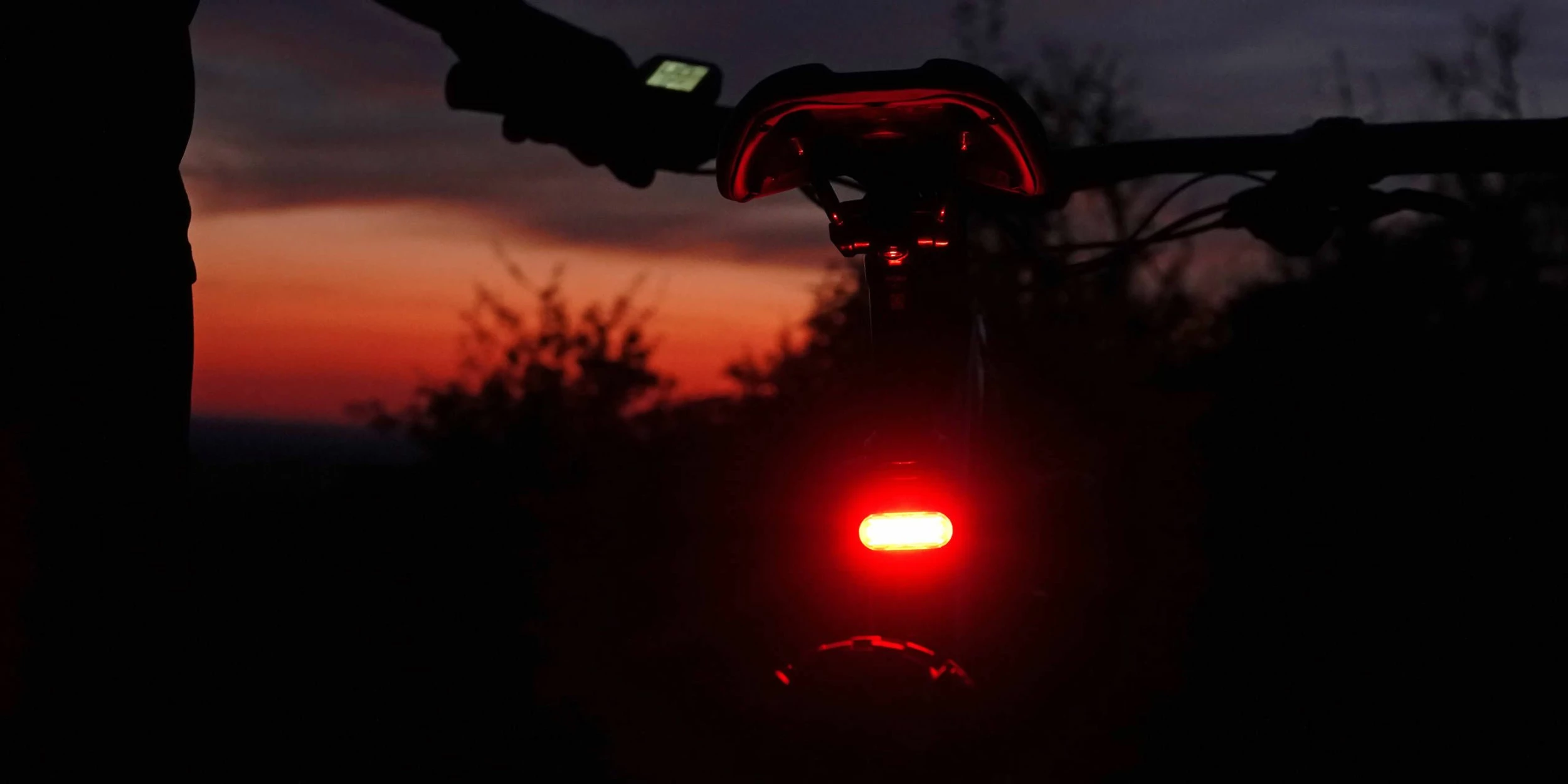 Lupine - Feu Arrière C14 Pour Vélo électrique (montage Sur Tige De Selle) 4 Lupine - Feu Arrière C14 Pour Vélo électrique (montage Sur Tige De Selle) – Image 4