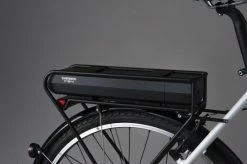 Outlet - Shimano Steps - Batterie De Porte-bagages BT-E6001 500Wh -Pas Cher Le Vélo Branché Magasin shimano steps batterie gepaecktraeger montiert rechts 3840x2160