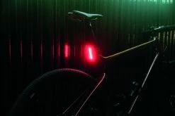 Supernova - Feu Arrière TL3 PRO Avec Feu Stop Et Signal De Freinage D'urgence -Pas Cher Le Vélo Branché Magasin supernova feu arriere tl3 pro 3 3840x2160